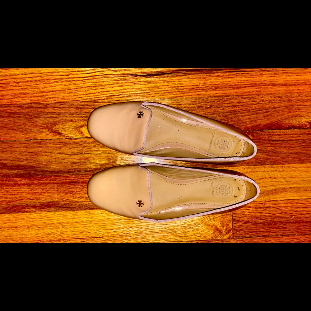 Beautiful Tory Burch Nude flats!
